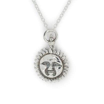 銀の太陽と月のペンダント-太陽の顔-1.jpg