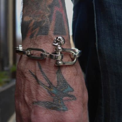 The Micro Lock Down Bracelet⛓ A petite version of our iconic lock down link  repeats to form a unique bracelet. #thegreatfrog… | Instagram
