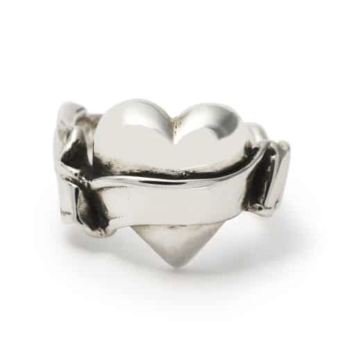 heart-with-banner-ring-front