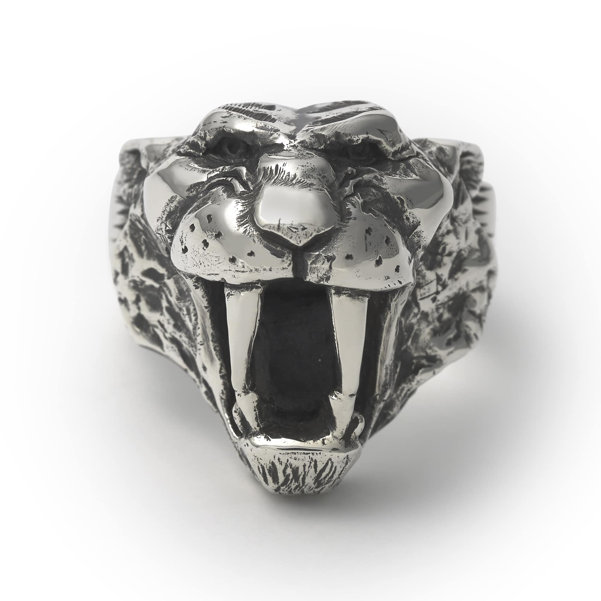 sabretooth-ring-front