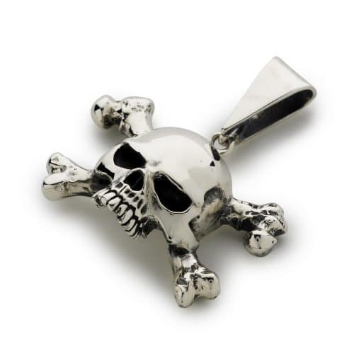 slash-skull-and-crossbones-pendant-angled
